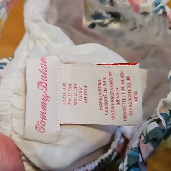 Tommy Bahama Outfit - Picture 3 of 4